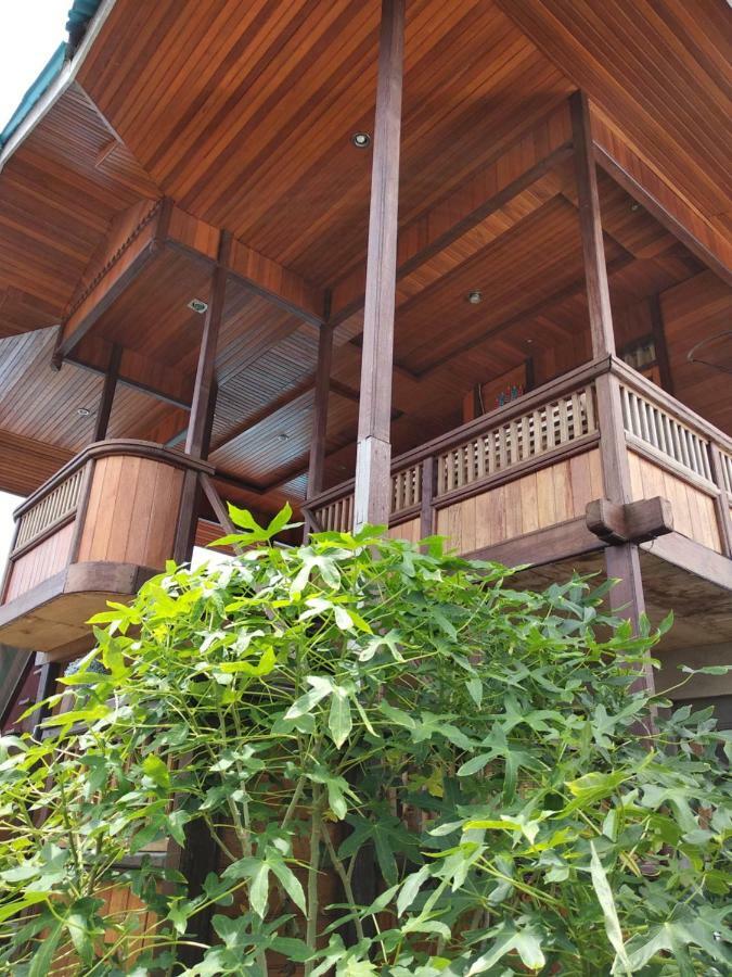 Sunset Guest House & Bar Bunaken Exterior foto
