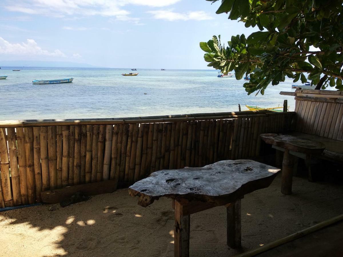 Sunset Guest House & Bar Bunaken Exterior foto