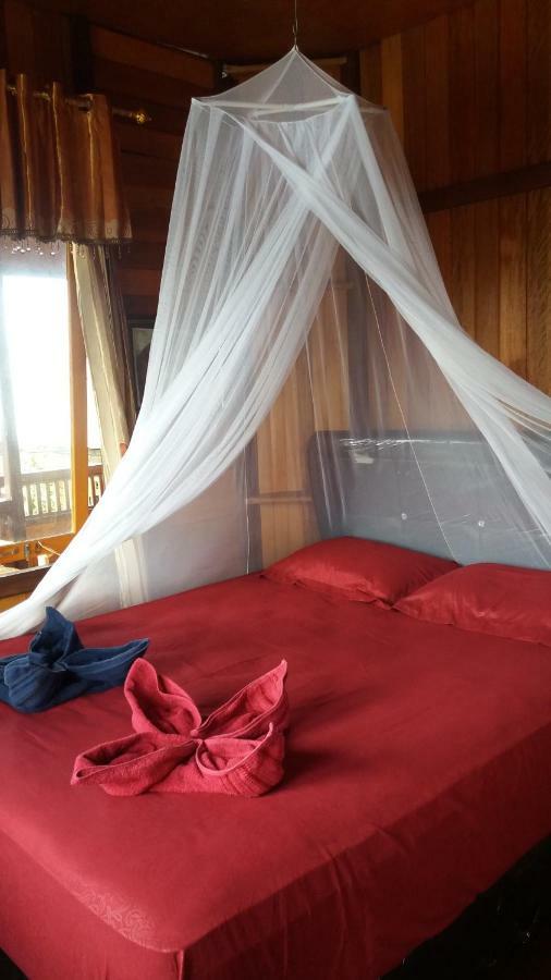 Sunset Guest House & Bar Bunaken Exterior foto