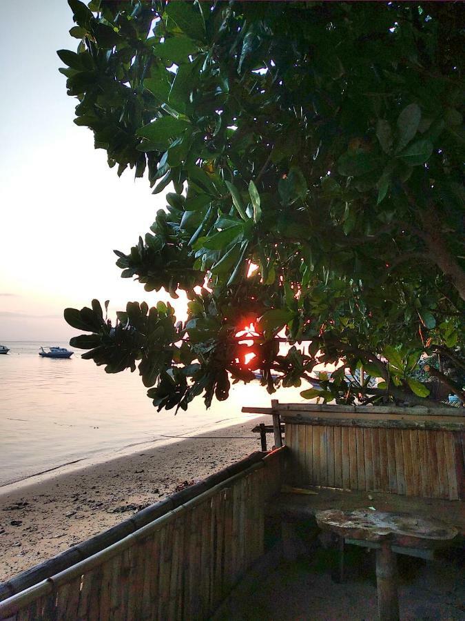 Sunset Guest House & Bar Bunaken Exterior foto